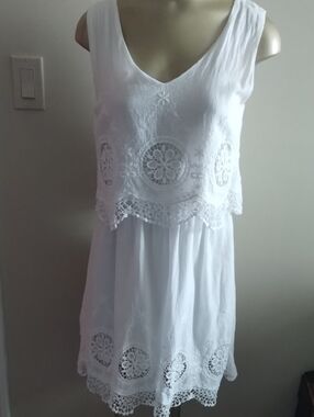 Blu Pepper White Sleeveless Crochet Eyelet Dress